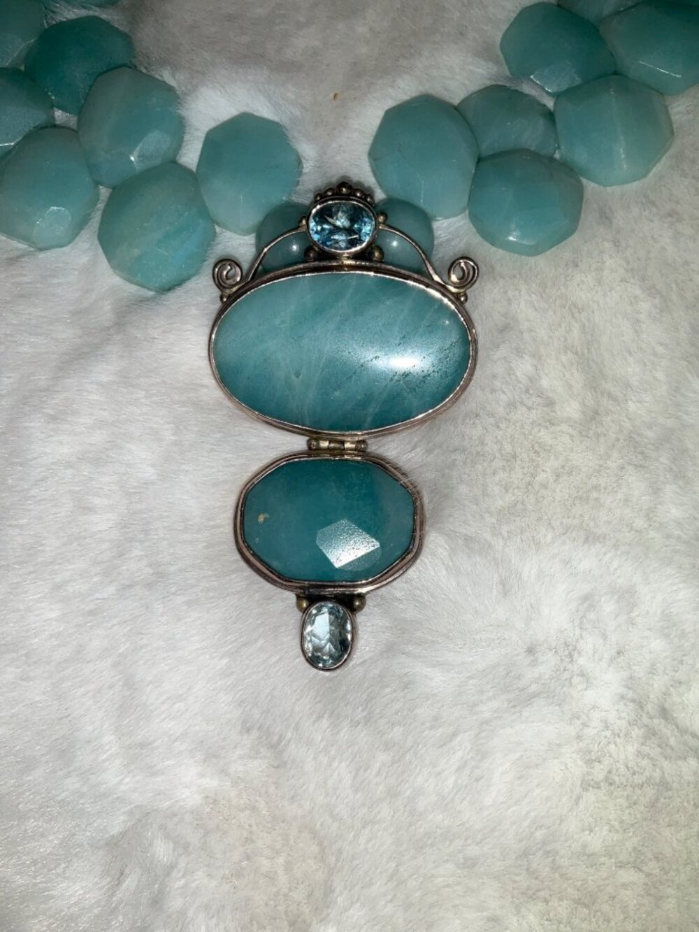 Vintage Chunky Gemstone Necklace & Earring Set With Silver Accents - Picture 5 of 6